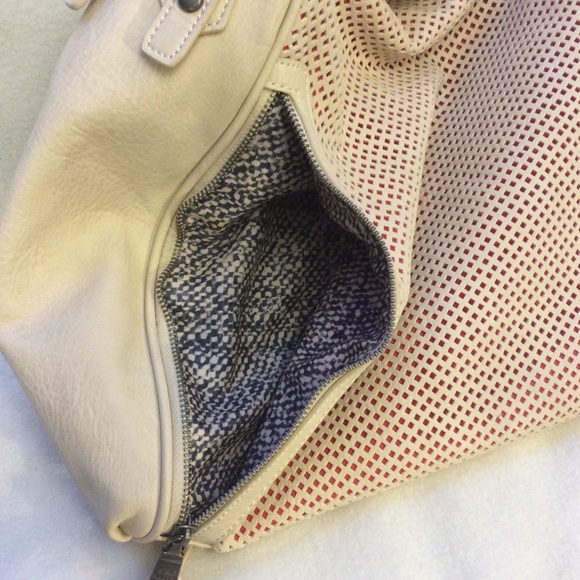 Steve Madden large vegan leather shoulder bag - Picture 9 of 12